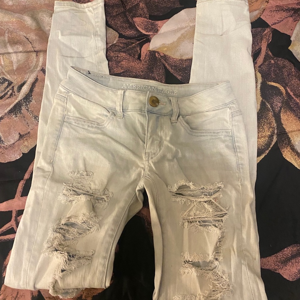 American eagle distressed skinny jeans